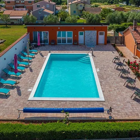 Appartamento Pula, Istria 3 *