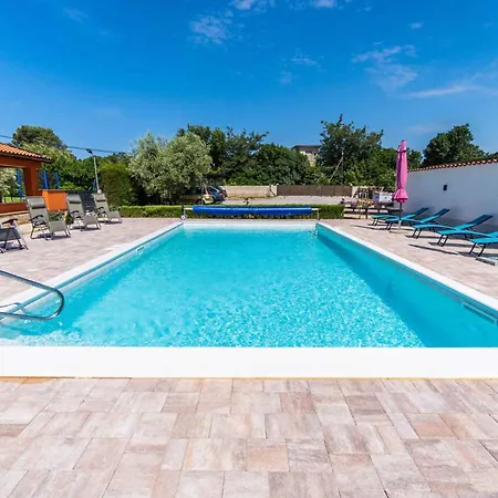 Apartman Pula, Istria 3 *