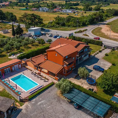 Pula, Istria 3 Apartman *