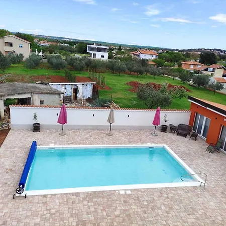 Lägenhet Pula, Istria 3 *