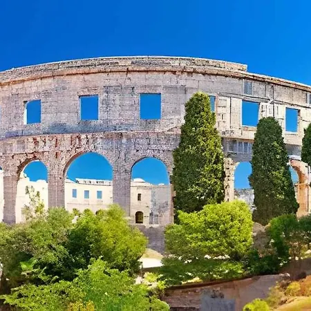Pula, Istria 3 Pula