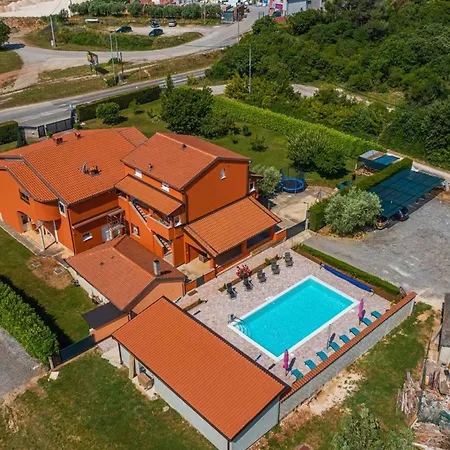 Pula, Istria 3 Apartman Póla